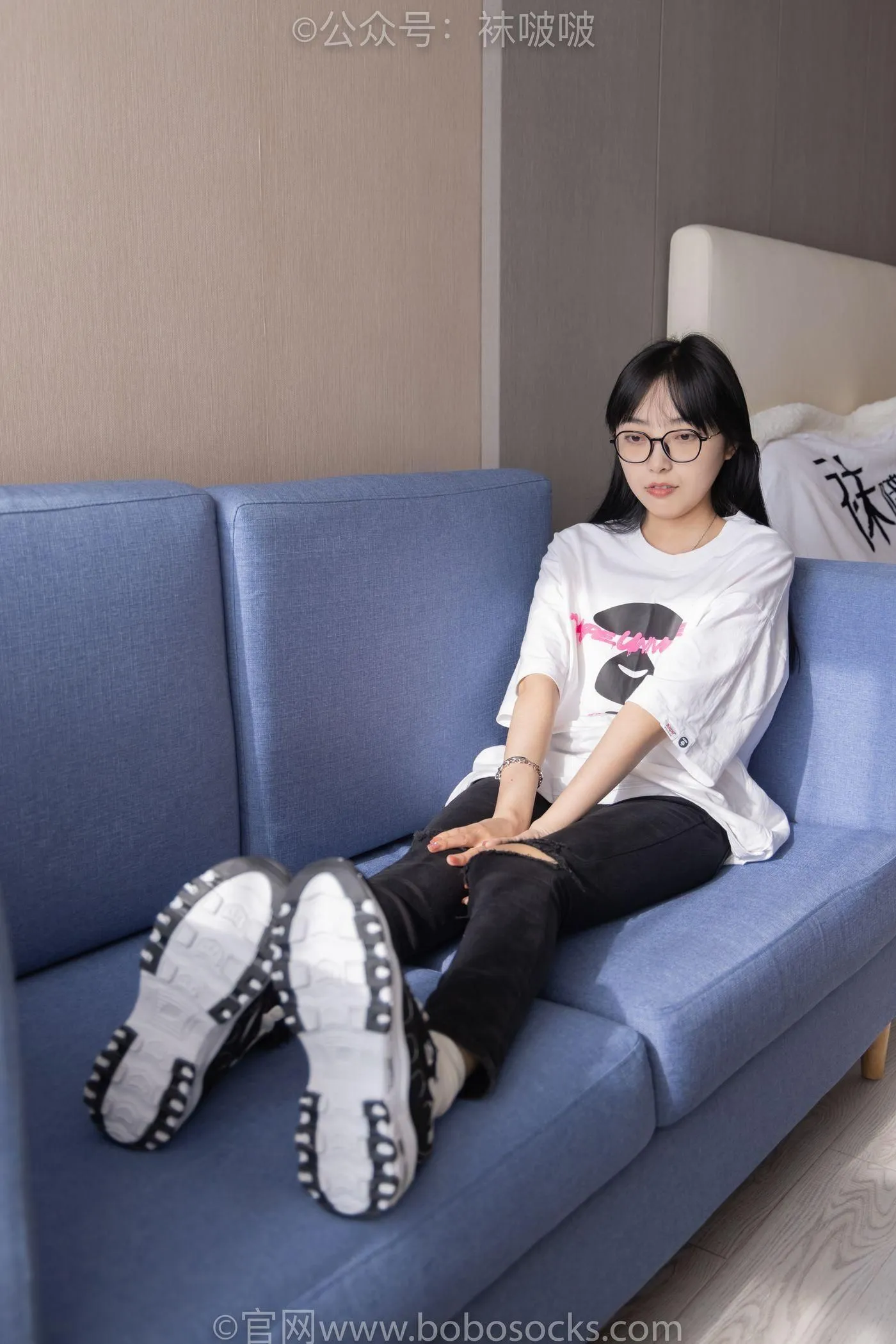[BoBoSocks袜啵啵]NO.055 稚予-斯凯奇运动鞋、白棉袜、黑棉袜 [139P]插图1